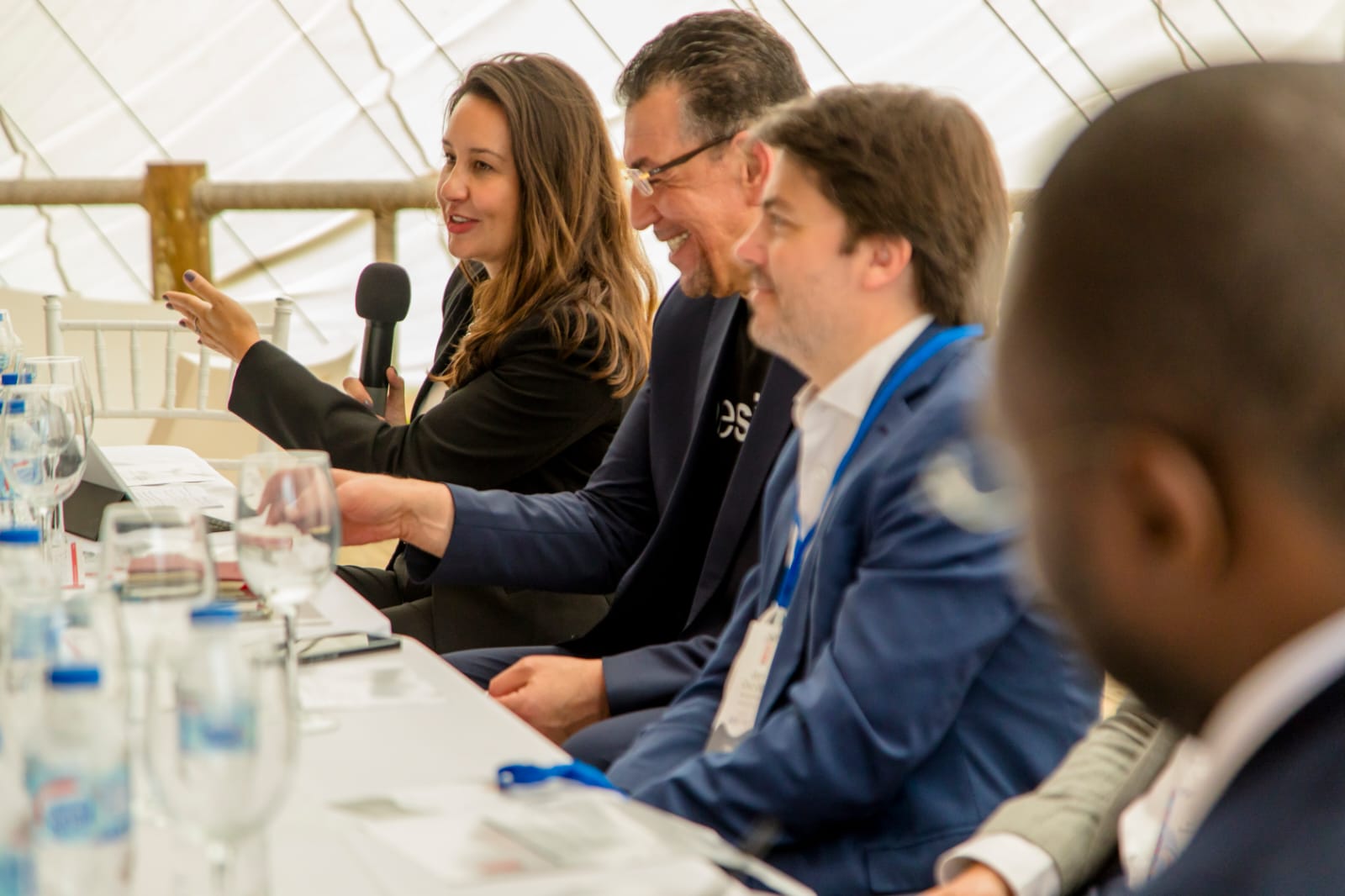 El evento convocó a un impresionante elenco de distinguidas personalidades y expertos